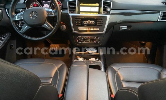 Acheter Occasion Voiture Mercedes‒Benz ML–Class Gris à Douala, Littoral Cameroon Acheter Occasion Voiture Mercedes‒Benz ML–Class Gris à Douala, Littoral Cameroon
