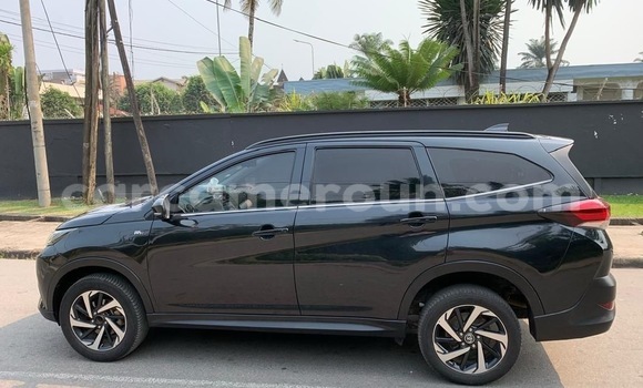 Sayi Na hannu Toyota Rush Black Mota in Douala a Ƙasar Kamaru Sayi Na hannu Toyota Rush Black Mota in Douala a Ƙasar Kamaru
