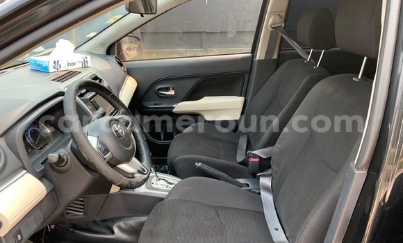 Sayi Na hannu Toyota Rush Black Mota in Douala a Ƙasar Kamaru Sayi Na hannu Toyota Rush Black Mota in Douala a Ƙasar Kamaru