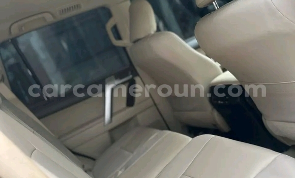 Sayi Imported Toyota Land Cruiser Prado White Mota in Douala a Ƙasar Kamaru Sayi Imported Toyota Land Cruiser Prado White Mota in Douala a Ƙasar Kamaru
