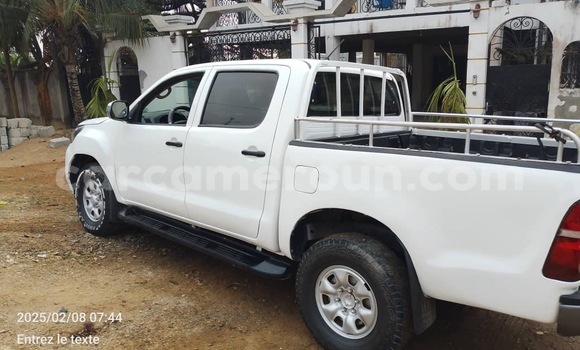 Buy Used Toyota Hilux White Car in Douala in Littoral Cameroon Buy Used Toyota Hilux White Car in Douala in Littoral Cameroon