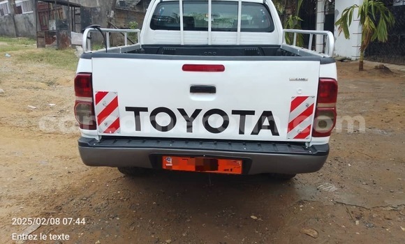 Buy Used Toyota Hilux White Car in Douala in Littoral Cameroon Buy Used Toyota Hilux White Car in Douala in Littoral Cameroon