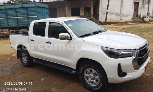 Buy Used Toyota Hilux White Car in Douala in Littoral Cameroon Buy Used Toyota Hilux White Car in Douala in Littoral Cameroon