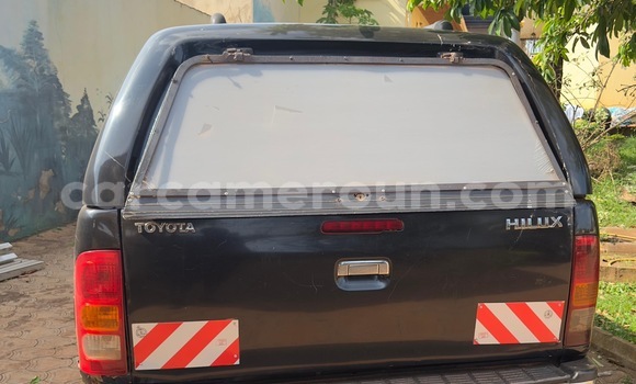 Acheter Occasion Voiture Toyota Hilux Noir à Yaoundé, Central Cameroon Acheter Occasion Voiture Toyota Hilux Noir à Yaoundé, Central Cameroon
