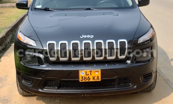 Sayi Na hannu Jeep Cherokee Black Mota in Douala a Ƙasar Kamaru