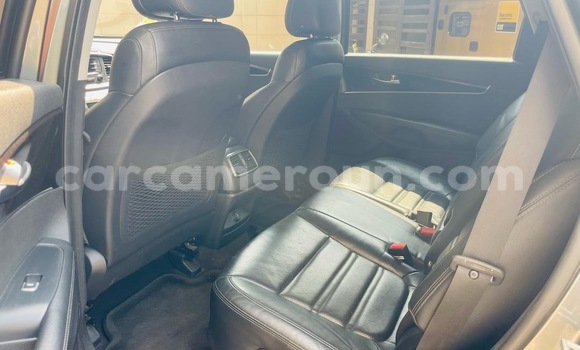 Buy Used Kia Sorento Silver Car in Douala in Littoral Cameroon Buy Used Kia Sorento Silver Car in Douala in Littoral Cameroon