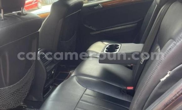 Sayi Na hannu Mercedes‒Benz ML–Class Black Mota in Douala a Ƙasar Kamaru Sayi Na hannu Mercedes‒Benz ML–Class Black Mota in Douala a Ƙasar Kamaru