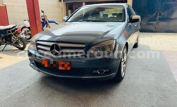 Acheter Occasion Voiture Mercedes‒Benz C–Class Gris à Douala, Littoral Cameroon