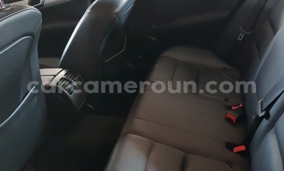 Sayi Na hannu Mercedes‒Benz C–Class Azurfa Mota in Douala a Ƙasar Kamaru Sayi Na hannu Mercedes‒Benz C–Class Azurfa Mota in Douala a Ƙasar Kamaru