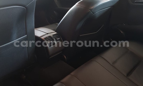 Sayi Na hannu Mercedes‒Benz C–Class Azurfa Mota in Douala a Ƙasar Kamaru Sayi Na hannu Mercedes‒Benz C–Class Azurfa Mota in Douala a Ƙasar Kamaru