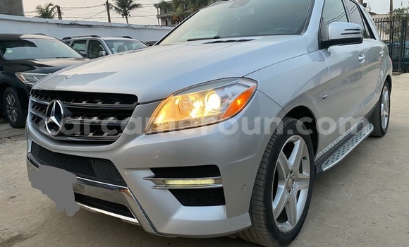 Buy Used Mercedes‒Benz M–Class Silver Car in Douala in Littoral Cameroon