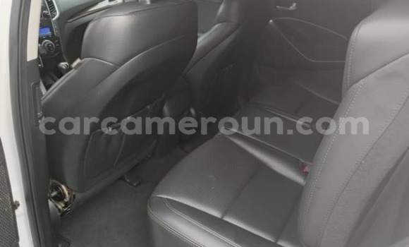 Sayi Na hannu Hyundai Santa Fe White Mota in Douala a Ƙasar Kamaru Sayi Na hannu Hyundai Santa Fe White Mota in Douala a Ƙasar Kamaru