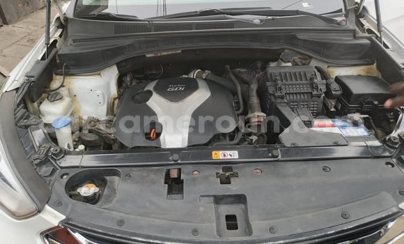 Sayi Na hannu Hyundai Santa Fe White Mota in Douala a Ƙasar Kamaru Sayi Na hannu Hyundai Santa Fe White Mota in Douala a Ƙasar Kamaru