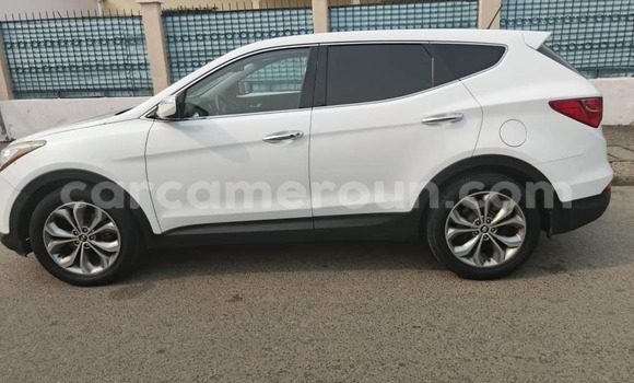 Sayi Na hannu Hyundai Santa Fe White Mota in Douala a Ƙasar Kamaru Sayi Na hannu Hyundai Santa Fe White Mota in Douala a Ƙasar Kamaru