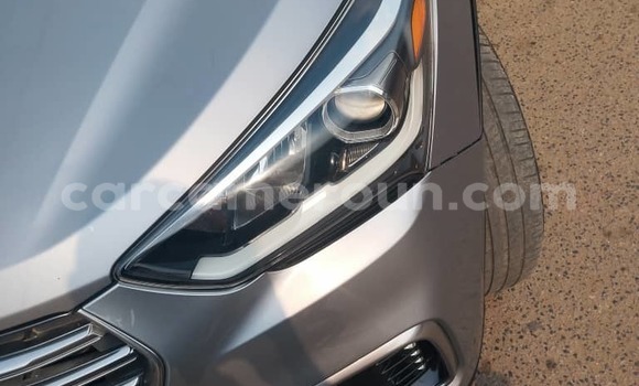 Acheter Occasion Voiture Hyundai Santa Fe Gris à Douala, Littoral Cameroon Acheter Occasion Voiture Hyundai Santa Fe Gris à Douala, Littoral Cameroon