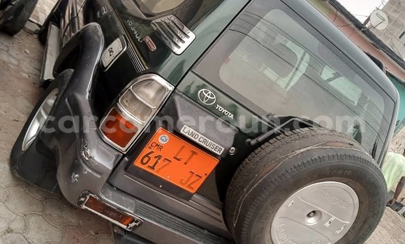 Acheter Occasion Voiture Toyota Land Cruiser Vert à Douala, Littoral Cameroon Acheter Occasion Voiture Toyota Land Cruiser Vert à Douala, Littoral Cameroon