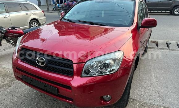 Sayi Na hannu Toyota RAV4 Red Mota in Douala a Ƙasar Kamaru