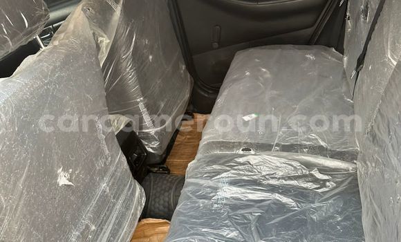 Sayi Na hannu Toyota Corolla Black Mota in Douala a Ƙasar Kamaru Sayi Na hannu Toyota Corolla Black Mota in Douala a Ƙasar Kamaru