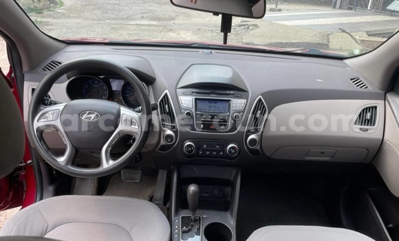 Sayi Na hannu Hyundai Tucson Red Mota in Douala a Ƙasar Kamaru Sayi Na hannu Hyundai Tucson Red Mota in Douala a Ƙasar Kamaru