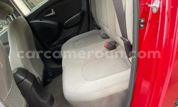 Sayi Na hannu Hyundai Tucson Red Mota in Douala a Ƙasar Kamaru Sayi Na hannu Hyundai Tucson Red Mota in Douala a Ƙasar Kamaru