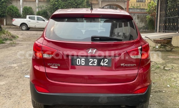 Sayi Na hannu Hyundai Tucson Red Mota in Douala a Ƙasar Kamaru Sayi Na hannu Hyundai Tucson Red Mota in Douala a Ƙasar Kamaru