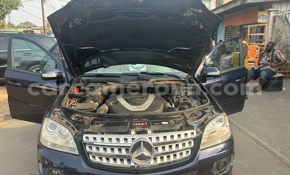 Sayi Na hannu Mercedes‒Benz ML–Class Sauran Mota in Douala a Ƙasar Kamaru