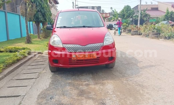 Buy Used Toyota Yaris Verso Red Car in Douala in Littoral Cameroon