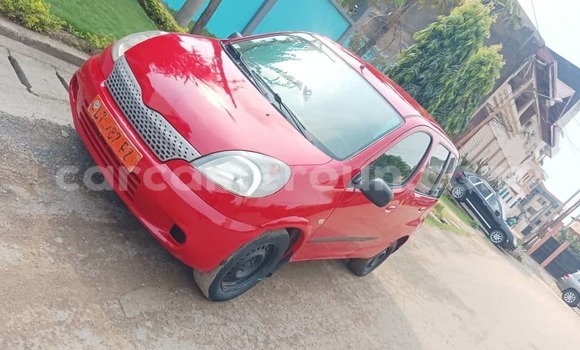 Sayi Na hannu Toyota Yaris Verso Red Mota in Douala a Ƙasar Kamaru Sayi Na hannu Toyota Yaris Verso Red Mota in Douala a Ƙasar Kamaru