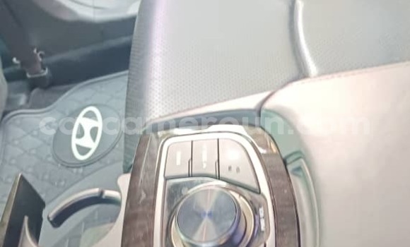 Sayi Na hannu Hyundai Grandeur Black Mota in Douala a Ƙasar Kamaru Sayi Na hannu Hyundai Grandeur Black Mota in Douala a Ƙasar Kamaru