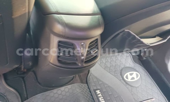 Sayi Na hannu Hyundai Grandeur Black Mota in Douala a Ƙasar Kamaru Sayi Na hannu Hyundai Grandeur Black Mota in Douala a Ƙasar Kamaru