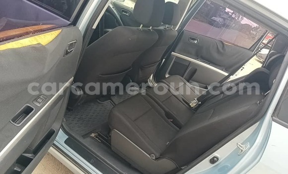 Sayi Na hannu Toyota Corolla Verso Blue Mota in Douala a Ƙasar Kamaru Sayi Na hannu Toyota Corolla Verso Blue Mota in Douala a Ƙasar Kamaru