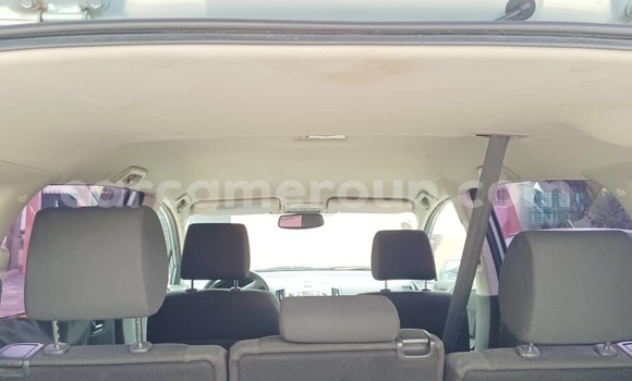 Sayi Na hannu Toyota Corolla Verso Blue Mota in Douala a Ƙasar Kamaru Sayi Na hannu Toyota Corolla Verso Blue Mota in Douala a Ƙasar Kamaru