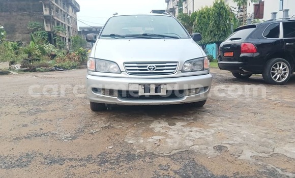 Acheter Occasion Voiture Toyota Picnic Gris à Douala, Littoral Cameroon