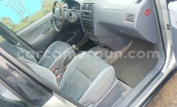 Sayi Na hannu Toyota Picnic Azurfa Mota in Douala a Ƙasar Kamaru Sayi Na hannu Toyota Picnic Azurfa Mota in Douala a Ƙasar Kamaru