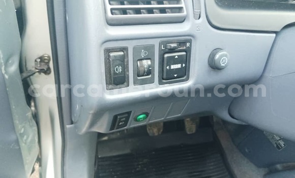 Sayi Na hannu Toyota Picnic Azurfa Mota in Douala a Ƙasar Kamaru Sayi Na hannu Toyota Picnic Azurfa Mota in Douala a Ƙasar Kamaru