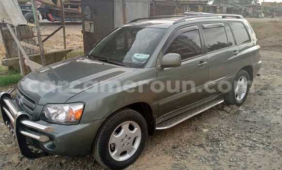 Acheter Occasion Voiture Toyota Highlander Vert à Dschang, West Cameroon Acheter Occasion Voiture Toyota Highlander Vert à Dschang, West Cameroon