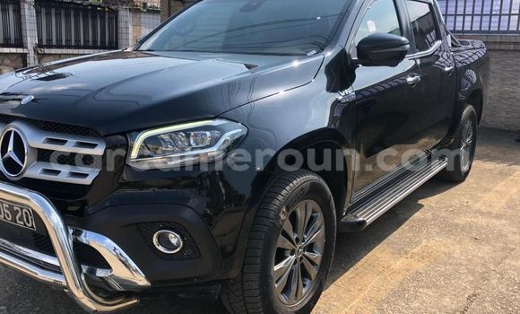 Sayi Imported Mercedes‒Benz X-klasse Concept Black Mota in Douala a Ƙasar Kamaru