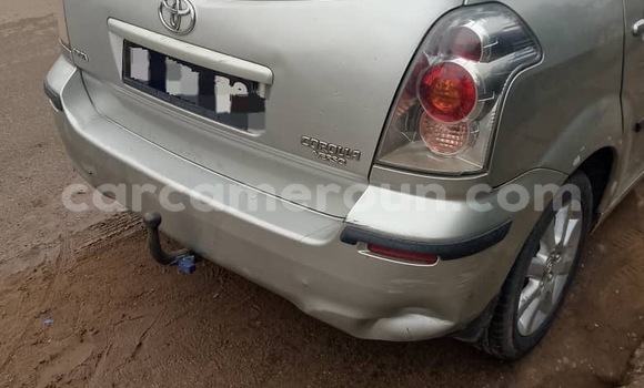 Acheter Occasion Voiture Toyota Corolla Verso Gris à Douala, Littoral Cameroon Acheter Occasion Voiture Toyota Corolla Verso Gris à Douala, Littoral Cameroon