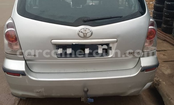Acheter Occasion Voiture Toyota Corolla Verso Gris à Douala, Littoral Cameroon Acheter Occasion Voiture Toyota Corolla Verso Gris à Douala, Littoral Cameroon