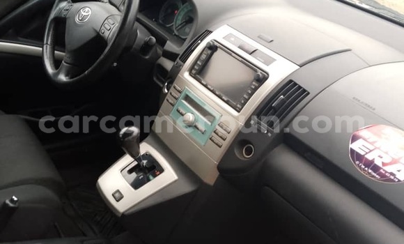 Acheter Occasion Voiture Toyota Corolla Verso Gris à Douala, Littoral Cameroon Acheter Occasion Voiture Toyota Corolla Verso Gris à Douala, Littoral Cameroon