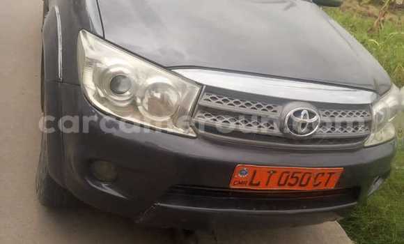 Sayi Na hannu Toyota Fortuner Black Mota in Douala a Ƙasar Kamaru
