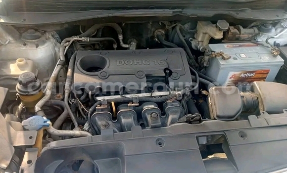 Sayi Na hannu Kia Sportage White Mota in Douala a Ƙasar Kamaru Sayi Na hannu Kia Sportage White Mota in Douala a Ƙasar Kamaru