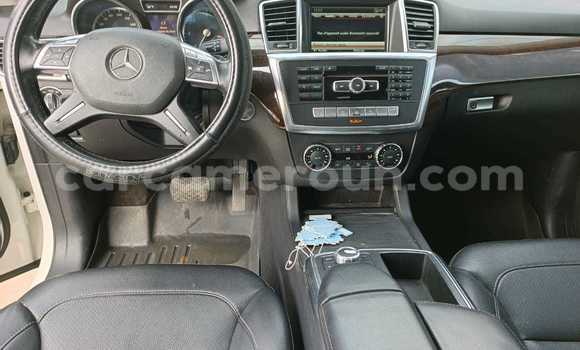 Sayi Imported Mercedes‒Benz ML–Class White Mota in Douala a Ƙasar Kamaru Sayi Imported Mercedes‒Benz ML–Class White Mota in Douala a Ƙasar Kamaru