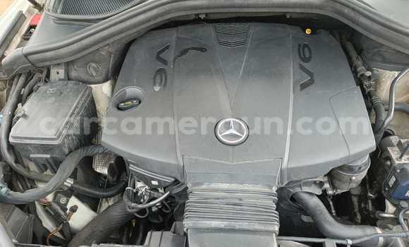Sayi Imported Mercedes‒Benz ML–Class White Mota in Douala a Ƙasar Kamaru Sayi Imported Mercedes‒Benz ML–Class White Mota in Douala a Ƙasar Kamaru