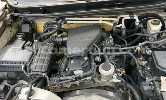 Sayi Imported Toyota Land Cruiser Prado White Mota in Douala a Ƙasar Kamaru Sayi Imported Toyota Land Cruiser Prado White Mota in Douala a Ƙasar Kamaru