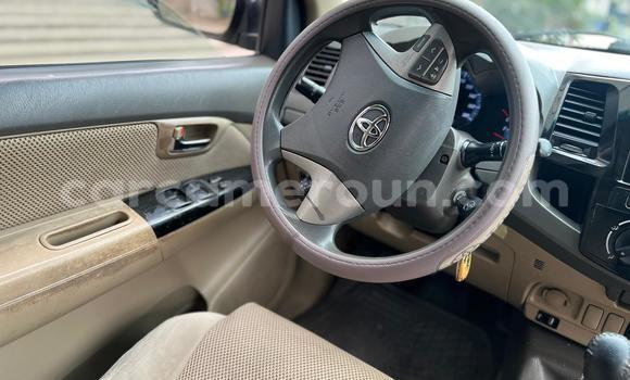 Sayi Na hannu Toyota Fortuner Azurfa Mota in Douala a Ƙasar Kamaru Sayi Na hannu Toyota Fortuner Azurfa Mota in Douala a Ƙasar Kamaru