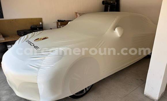 Sayi Na hannu Porsche Panamera White Mota in Yaounde a Babban Kamaru Sayi Na hannu Porsche Panamera White Mota in Yaounde a Babban Kamaru