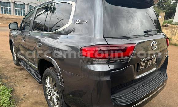 Sayi Na hannu Toyota Land Cruiser Black Mota in Yaounde a Babban Kamaru Sayi Na hannu Toyota Land Cruiser Black Mota in Yaounde a Babban Kamaru