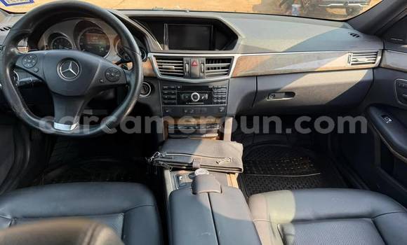 Sayi Na hannu Mercedes‒Benz E–Class Black Mota in Yaounde a Babban Kamaru Sayi Na hannu Mercedes‒Benz E–Class Black Mota in Yaounde a Babban Kamaru
