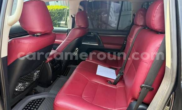 Sayi Na hannu Toyota Land Cruiser Black Mota in Yaounde a Babban Kamaru Sayi Na hannu Toyota Land Cruiser Black Mota in Yaounde a Babban Kamaru